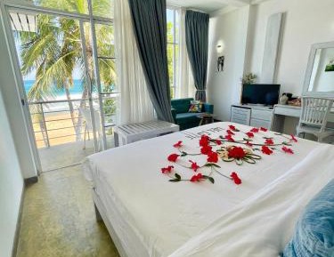 Deluxe Double Room with Balcony and Sea View