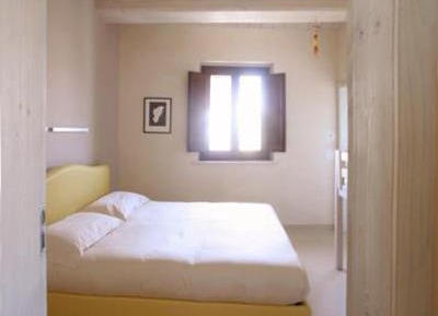 Deluxe Room (2 Adults + 1 Child)