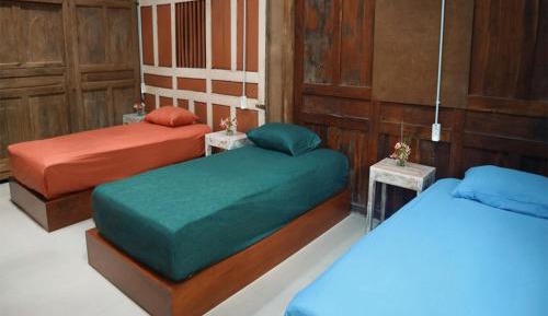 Single Bed in Dormitory Room