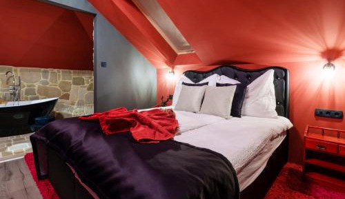 Deluxe Double Room with Bath