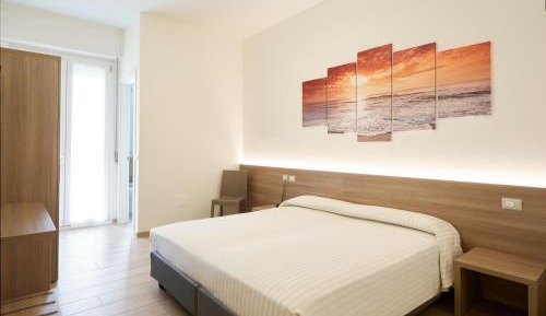 Large Double or Twin Room