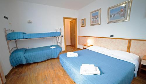 Classic Quadruple Room