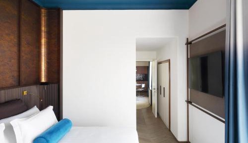 Junior Suite with Garden View