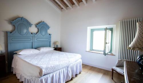 Apartment with Mountain View