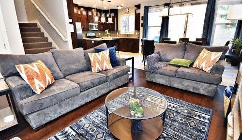 Eight-Bedroom Holiday Home