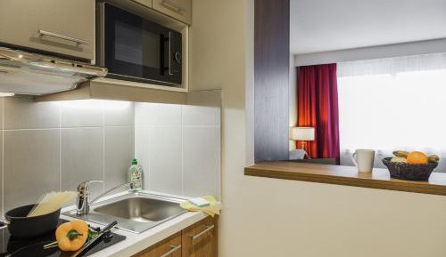 One-Bedroom Apartment (4 Adults)