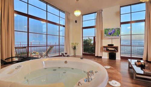 Deluxe Double Room with Balcony and Sea View