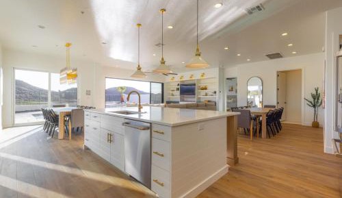 Seven-Bedroom Holiday Home