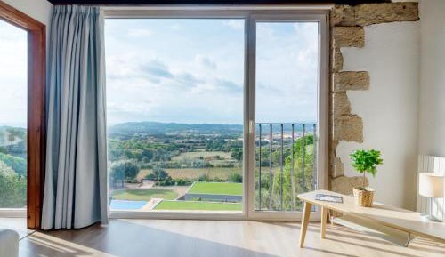 King Suite with Pool View