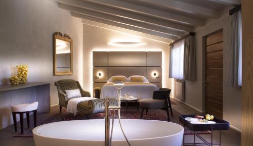 Suite with Garden View