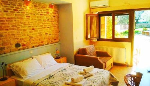 Apartment with Garden View