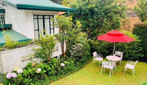Family Room with Mountain View