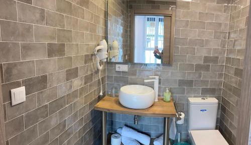 Twin Room with Private Bathroom
