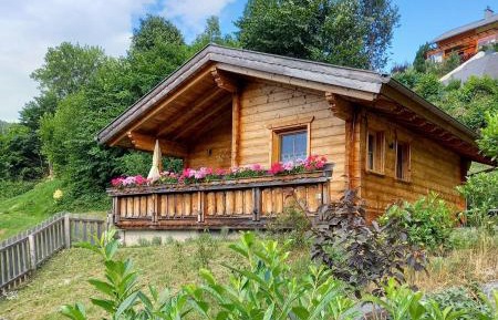 Apartment with Mountain View