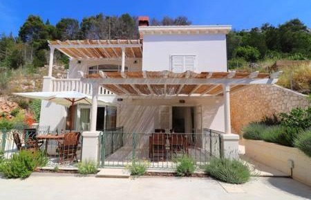 Apartment with Terrace and Sea View