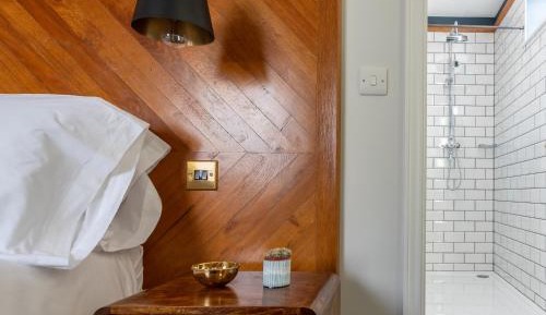 Deluxe Double Room with Shower