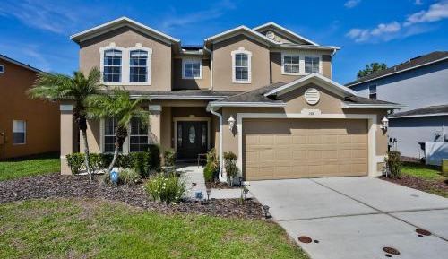 Five Bedroom Holiday Home