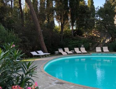 Apartment with Garden View