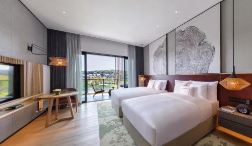Melia Guestroom with Lake View