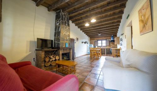 Apartment with Mountain View