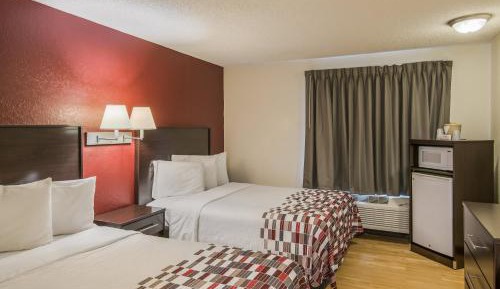 Deluxe Room with Two Queen Beds Disability Access Roll-In Shower Non-Smoking