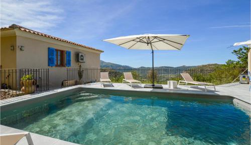 Three-Bedroom Holiday Home 