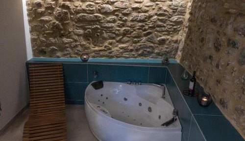 Double Room with Spa Bath