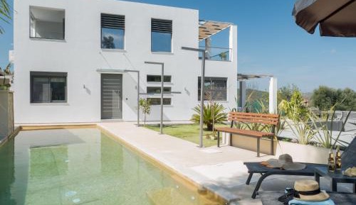 Villa with Private Pool