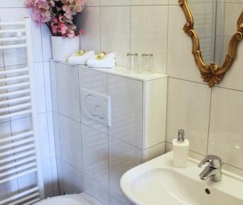 Single Room with Shared Bathroom