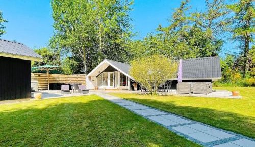 Three-Bedroom Vacation Home 