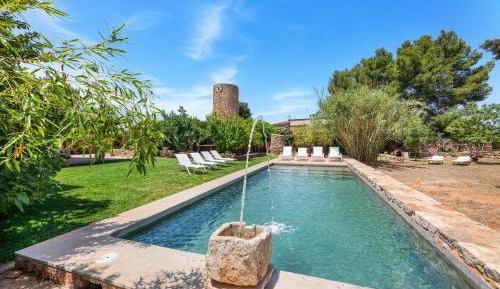 Villa with Garden View