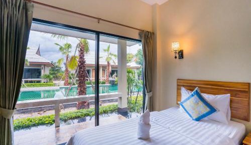 Superior Double or Twin Room with Pool View