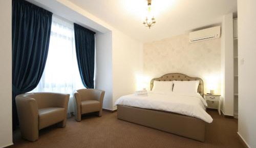 Apartment with Garden View