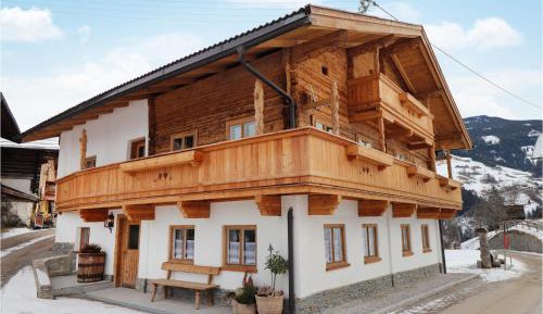 Four-Bedroom Holiday Home