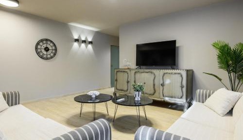 Two-Bedroom Apartment (Semi-Basement)