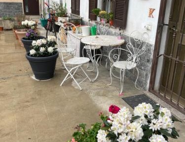 Deluxe King Room with Private Bathroom