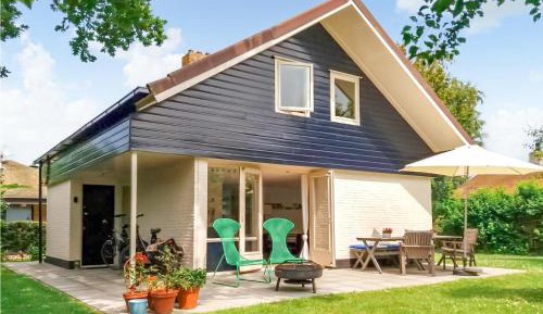 Three-Bedroom Holiday Home 