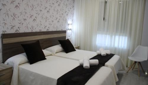 Twin Room with Private Bathroom