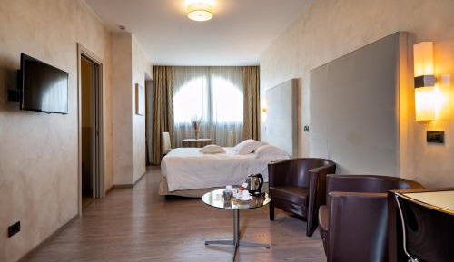 Junior Suite with Spa Access