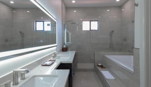 King Room with Spa Bath