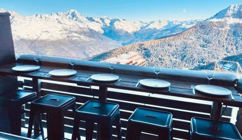 Studio with Mountain View