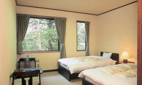 Standard Twin Room with Shared Bathroom