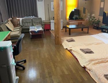 Quadruple Room with Shared Bathroom