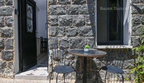 Studio Apartment (0)