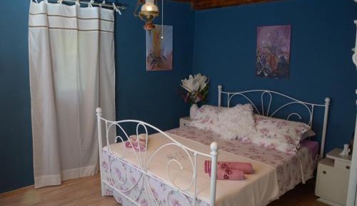 One-Bedroom Holiday Home