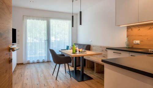 Superior One-Bedroom Apartment with Balcony