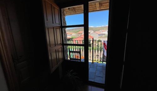 Deluxe Room (2 Adults + 1 Child)