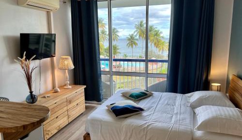 Deluxe Double Room with Balcony and Sea View