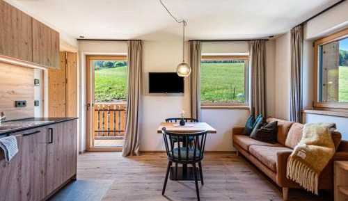 Superior One-Bedroom Apartment with Balcony