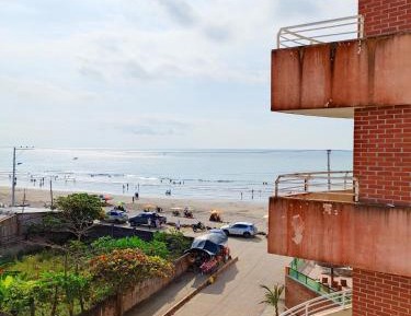 Two-Bedroom Apartment with Balcony and Sea View